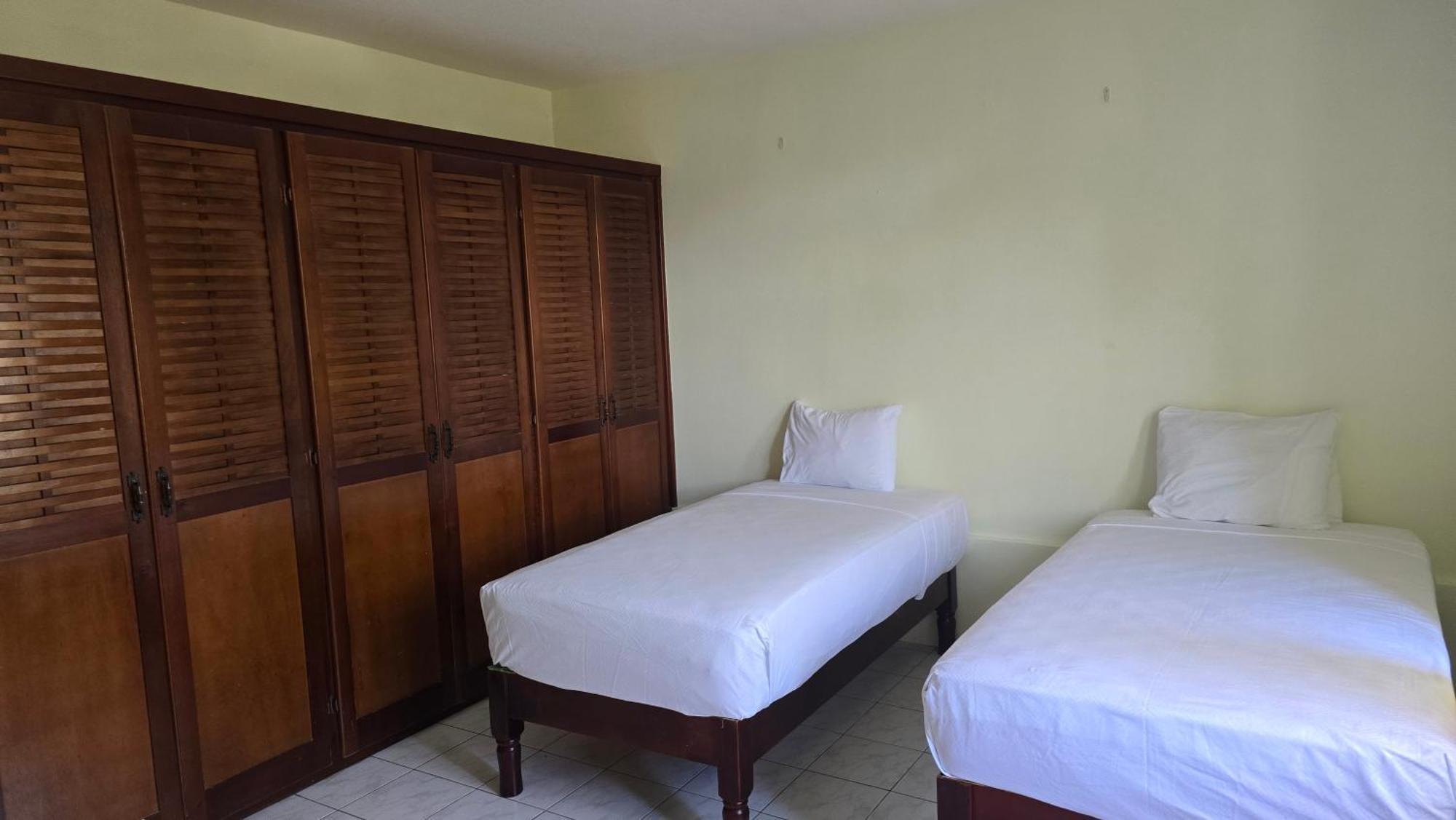 Wizzy Apartment White River Ocho Rios Phòng bức ảnh